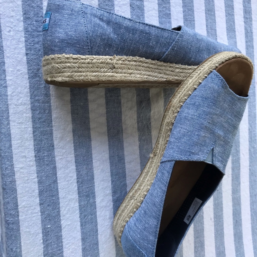 TOMS Blue Linen Espadrilles